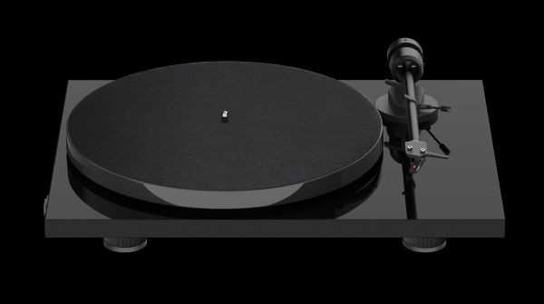 Pro-Ject E1 Phono Einsteiger-Plattenspieler mit Phono-Verstärker Hochglanz Schwarz